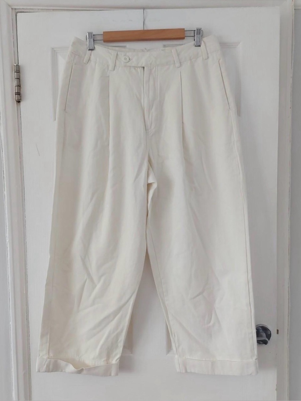 NEW White wide-leg trousers with a Free People design. SIZE 12